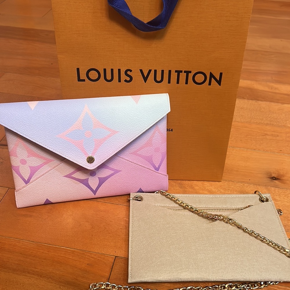 Large pouch from Louis Vuitton kirigami Sunrise pastel